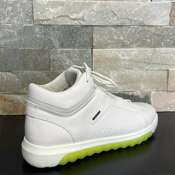 Geox Women's Nexside A Tumbled Leather Sneaker - Picture 9 of 14